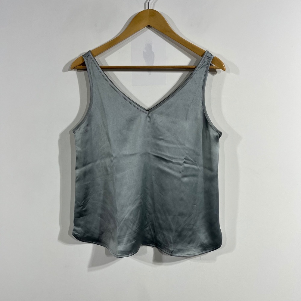 LOFT Dainty Satin V-Neck Camisole Tank Top Womens XS Office Layering Y2K Chrome